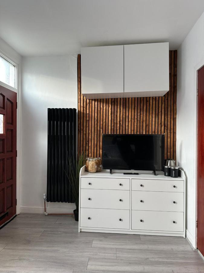 Modern En Suite Bedroom Close To City Centre Leeds  Exterior foto